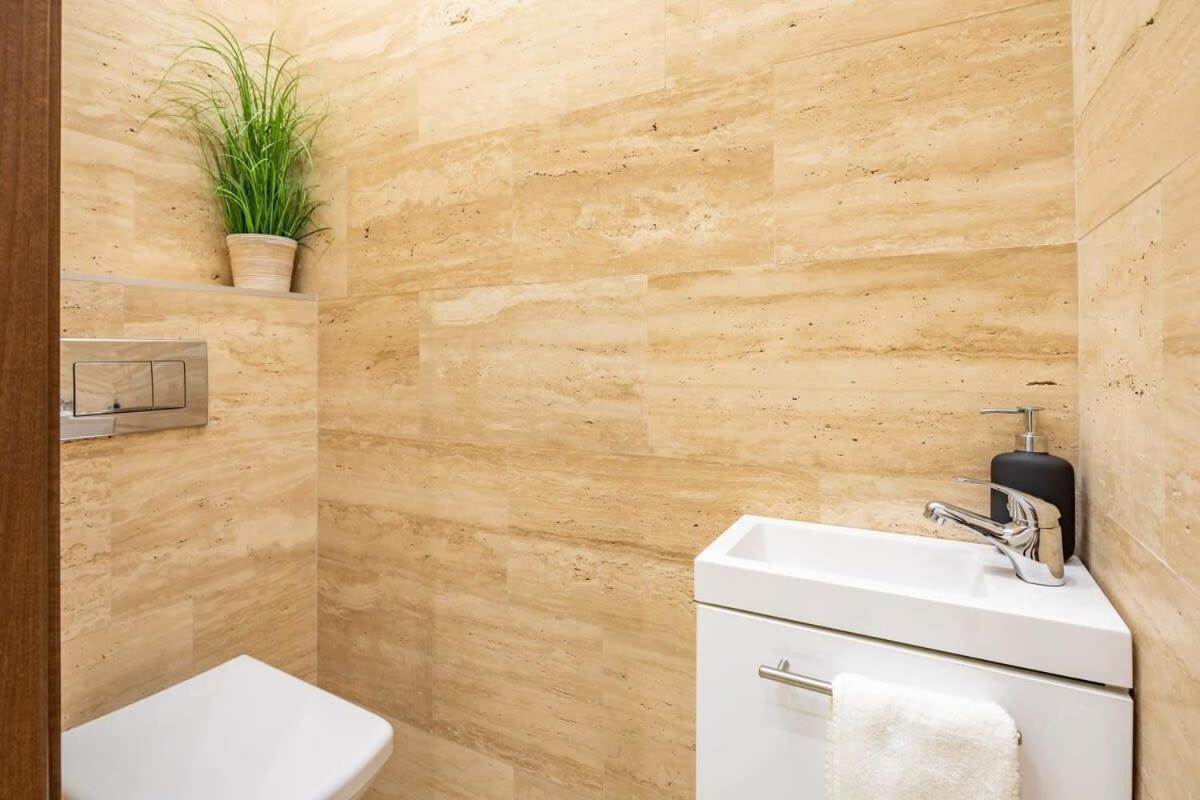 Splendid Perfectly Located Flat With Sauna Apartment Budapest Exterior photo