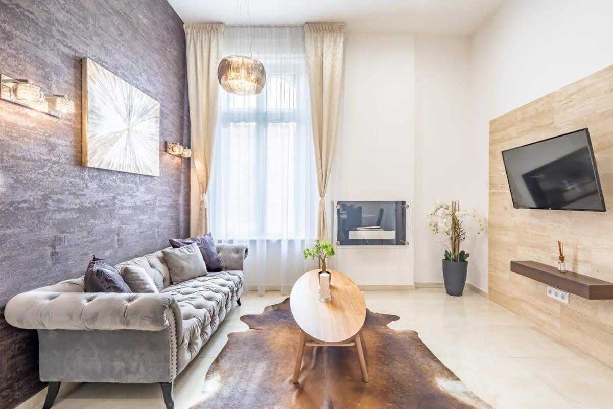 Splendid Perfectly Located Flat With Sauna Apartment Budapest Exterior photo