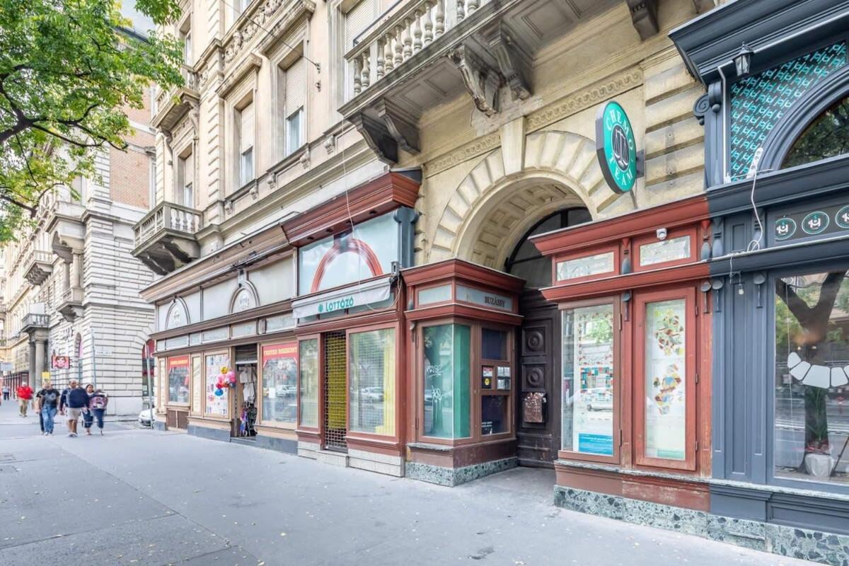 Splendid Perfectly Located Flat With Sauna Apartment Budapest Exterior photo